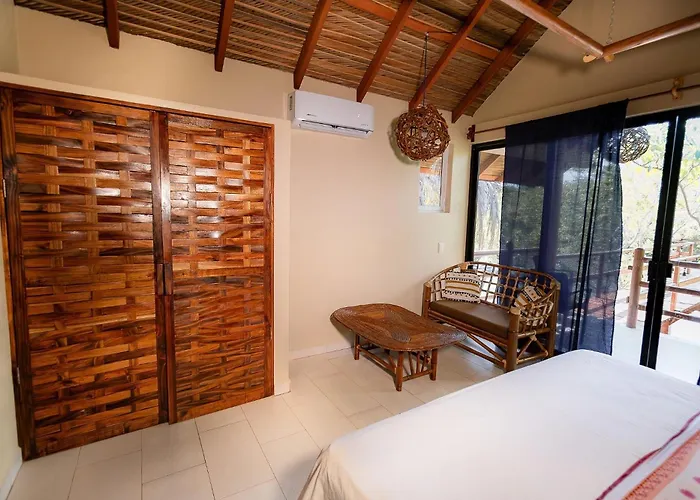Jovita Y Pancho Resort Saladita